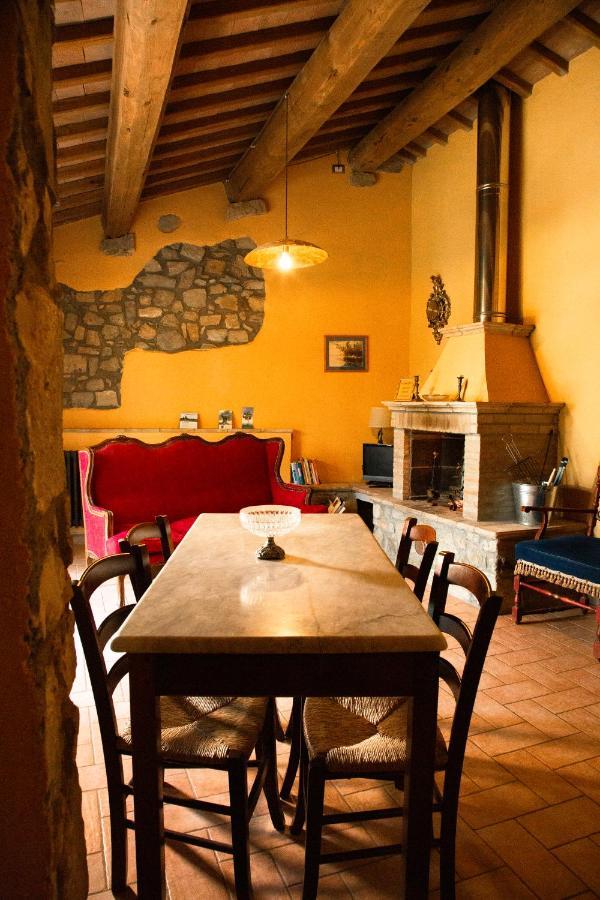 Agriturismo Le Roghete 아쿠아펜덴테 외부 사진